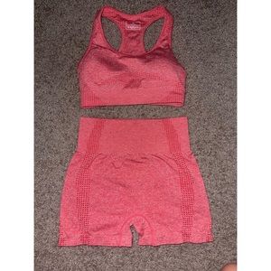 Seamless workout set